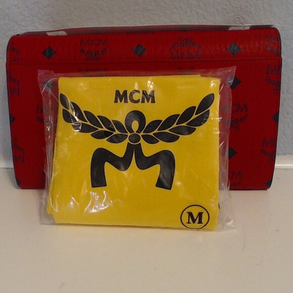 MCM Clutch & Crossbody with silver hardware BNWT - Picture 4 of 6